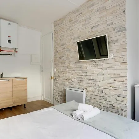 Apartment Delightful Studio With In Luxe District *