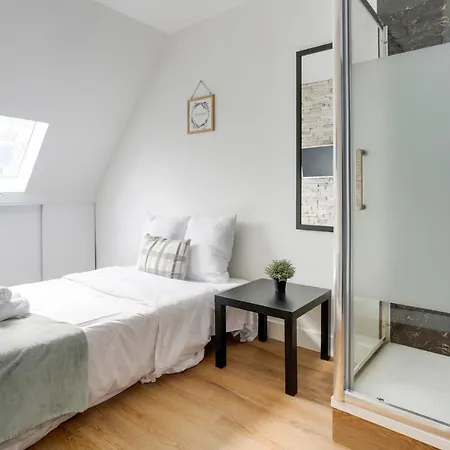 Apartment Delightful Studio With In Luxe District *